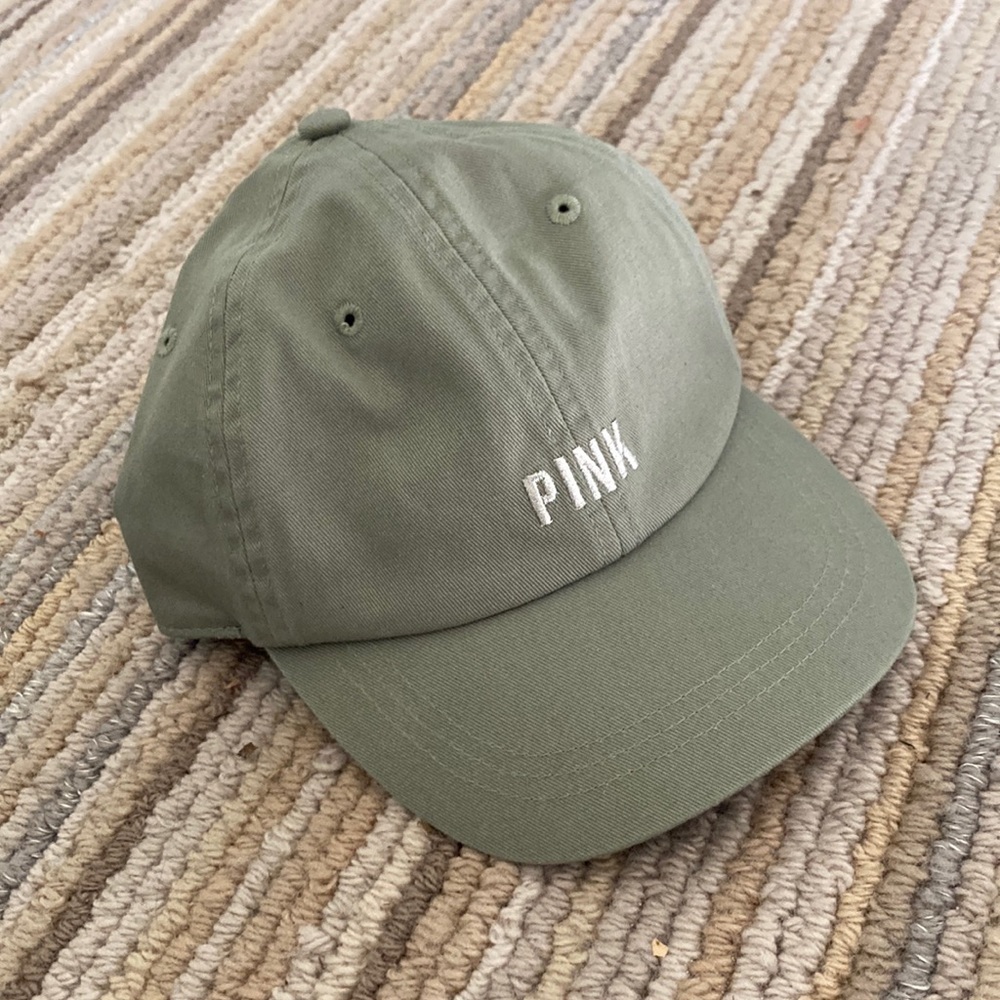 Dusty green hat Pink brand